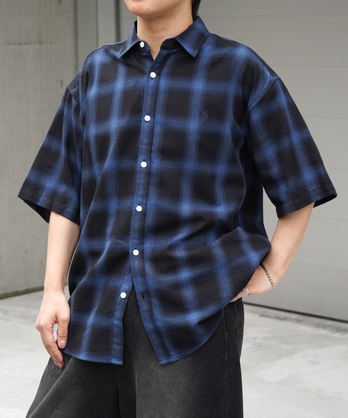 U.S. POLO ASSN.(ユーエスポロアッスン)の「【US POLO ASSN】ベーシック / オンブレチェック / ストライプ ビッグシルエット半袖シャツ ユニセックス(Tシャツ/カットソー・メンズ・ブラック系その他/ブラック/サックスブルー/ホワイト/ブルー系その他・M/L/XL)」の5枚目の写真