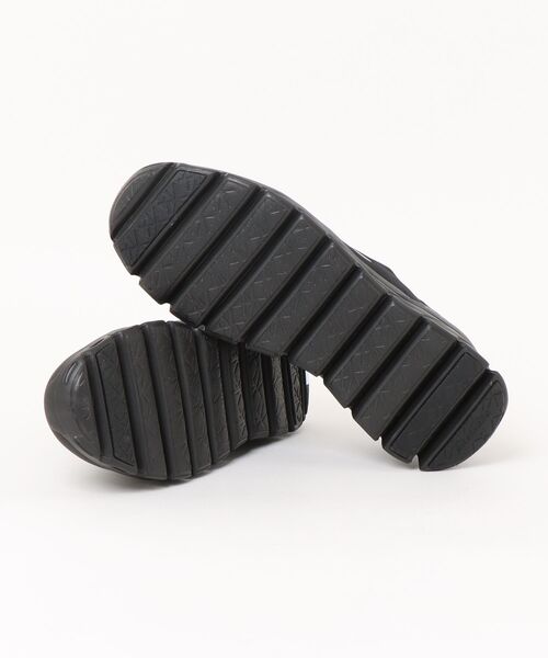 SKECHERS(スケッチャーズ)の「SKECHERS スケッチャーズ SLIP-INS スリップインズ GLIDE-STEP-ZEFYR メンズスニーカー(グライドステップ-ゼフィール) 233011(スニーカー・メンズ・ブラック×ブラック/グレー・25.0cm/25.5cm/26.0cm/26.5cm/27.0cm/27.5cm/28.0cm/28.5cm/29.0cm/30.0cm)」の4枚目の写真