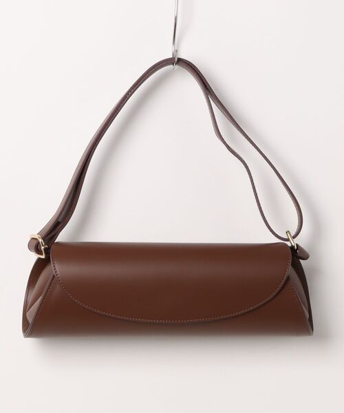 AULENTTI（オウレンティ）の「【AULENTTI】追加入荷 / ワイドショルダー ロールフラップバッグ ST-Y02-L-RU（ショルダーバッグ・レディース・オフホワイト/ブラウン/ブラック/グレイッシュベージュ・FREE）」の12枚目の写真