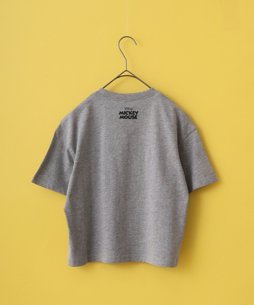 MICKEY MOUSE（ミッキーマウス）の「MICKEY MOUSE ミッキーマウス オーバーＴシャツ KIDS（Tシャツ/カットソー・キッズ・ホワイト系1/ホワイト系2/チャコールグレー/アッシュグレー/ダークグリーン/オフホワイト/チャコールアッシュ/杢グレー/ヘザーチャコール/ホワイト系3/ベージュ/ネイビー/モカ/チャコール/ダークグリーン系1/ネイビー系1・110/120/130/140/150/160）」の20枚目の写真