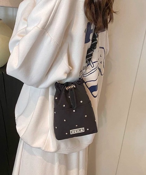 pumpkin port（パンプキンポート）の「ビジュー付き ミニサコッシュ ショルダーバッグ（ショルダーバッグ・レディース・ピンク/イエロー/ベージュ/ブラック/グレー/ブルー/ブラウン/ホワイト×ブラック/ブラック×ゴールド・FREE）」の13枚目の写真