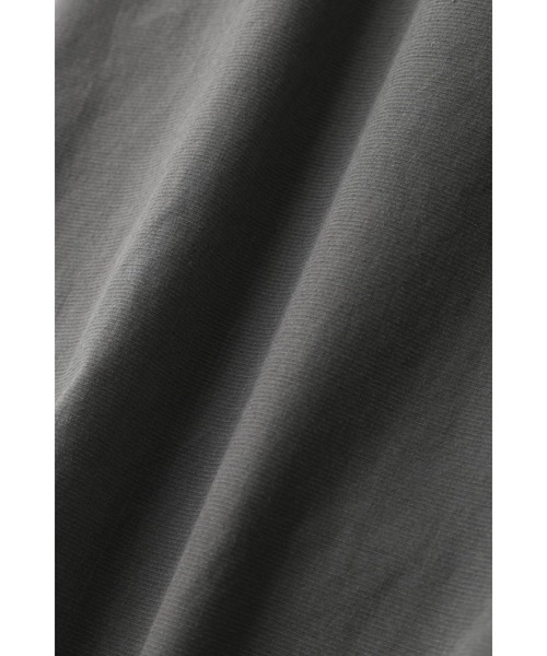 MHL.(エムエイチエル)の「COTTON CORD SHIRTING(シャツ/ブラウス・レディース・チャコール/オフホワイト・2/1)」の10枚目の写真