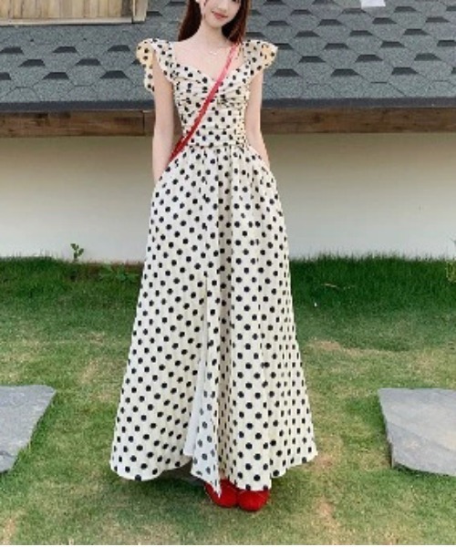 gossip!ロサンゼルス(ゴシップロサンゼルス)の「Y2K ドット柄ボリュームワンピース 25SS(ワンピース・レディース・ドット・FREE)」の19枚目の写真