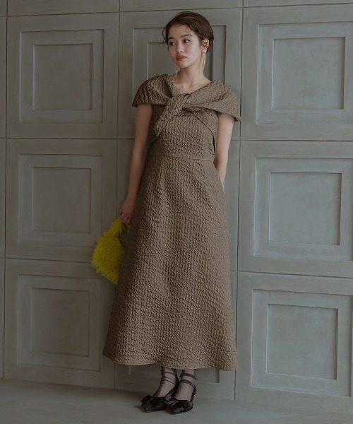 Callarus(カラルス)の「リボンデザインフクレジャガードワンピースドレス〔Callarus〕(ドレス・レディース・ブラック/グレー/モカ・M/L)」の7枚目の写真