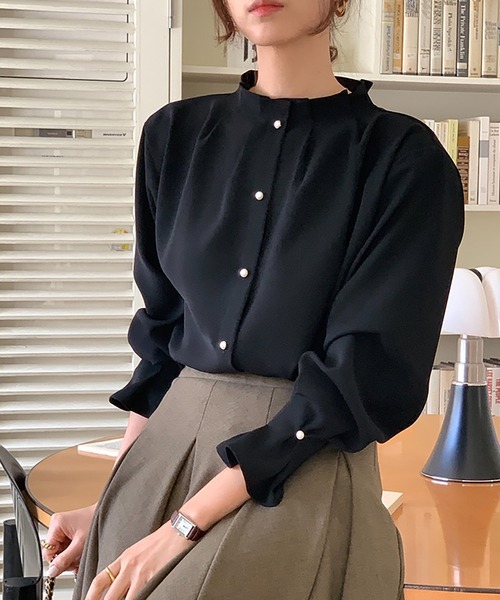 LAFFMO（ラフモ）の「パールボタンタックブラウス（シャツ/ブラウス・レディース・ブラック/グレイッシュベージュ/ホワイト・F）」の12枚目の写真