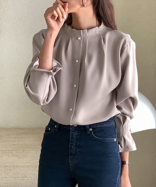 LAFFMO（ラフモ）の「パールボタンタックブラウス（シャツ/ブラウス・レディース・ブラック/グレイッシュベージュ/ホワイト・F）」の19枚目の写真