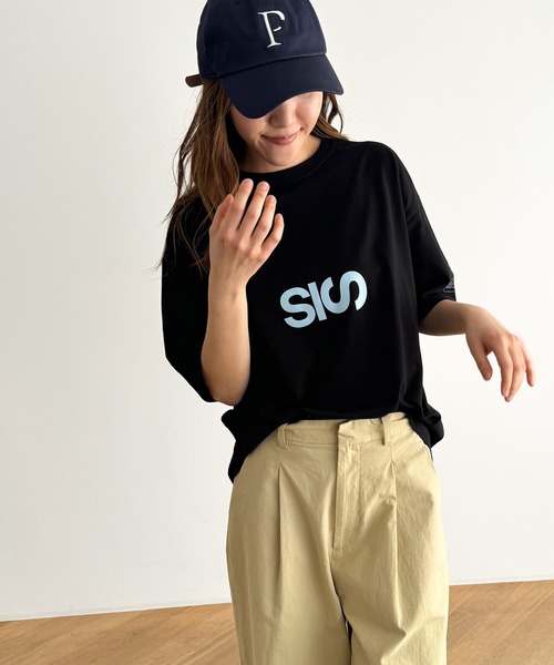 CANAL JEAN（キャナルジーン）の「1975 TOKYO　SIS半袖Tシャツ（Tシャツ/カットソー・レディース・ホワイト/ブラック/ミックスグレー・LARGE/MEDIUM）」の4枚目の写真