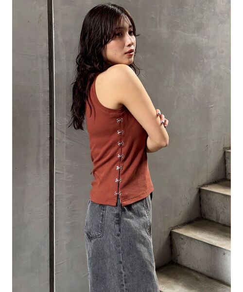 MURUA（ムルーア）の「サイドホックリブカットソー（Tシャツ/カットソー・レディース・ブラック/ホワイト/オレンジ・FREE）」の6枚目の写真