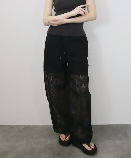 Reurie'(レウリィ)の「シアーレースワイドパンツ/ロング丈 シースルー 花柄 総柄 コットンレース ガーリー 大人カジュアル(スラックス・レディース・アイボリー/ブラック・FREE)」の2枚目の写真