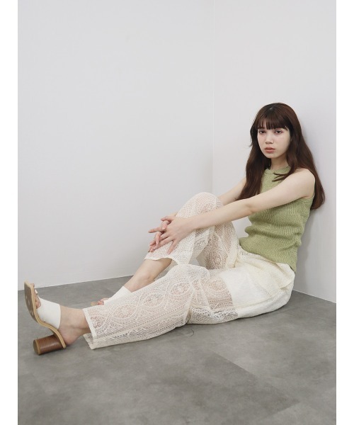 Reurie'(レウリィ)の「シアーレースワイドパンツ/ロング丈 シースルー 花柄 総柄 コットンレース ガーリー 大人カジュアル(スラックス・レディース・アイボリー/ブラック・FREE)」の4枚目の写真