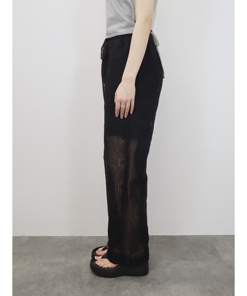 Reurie'(レウリィ)の「シアーレースワイドパンツ/ロング丈 シースルー 花柄 総柄 コットンレース ガーリー 大人カジュアル(スラックス・レディース・アイボリー/ブラック・FREE)」の21枚目の写真