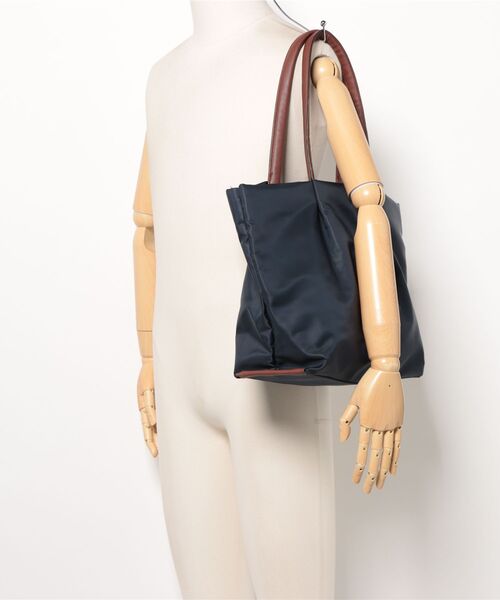 Legato Largo（レガートラルゴ）の「【Legato Largo】肩楽・撥水ナイロントートバッグ（トートバッグ・レディース・ネイビー/グレー/ブラック・FREE）」の5枚目の写真