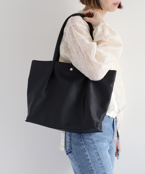 Legato Largo（レガートラルゴ）の「【Legato Largo】肩楽・撥水ナイロントートバッグ（トートバッグ・レディース・ネイビー/グレー/ブラック・FREE）」の2枚目の写真