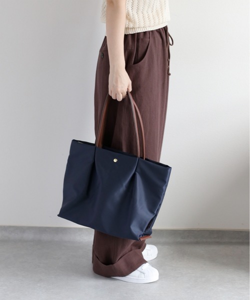 Legato Largo（レガートラルゴ）の「【Legato Largo】肩楽・撥水ナイロントートバッグ（トートバッグ・レディース・ネイビー/グレー/ブラック・FREE）」の4枚目の写真