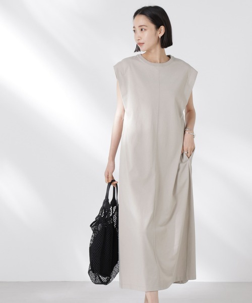 NANO universe（ナノユニバース）の「STORATECH 機能素材タックスリーブカットワンピース（ワンピース・レディース・ブラック/ピンク/ベージュ・FREE）」の3枚目の写真