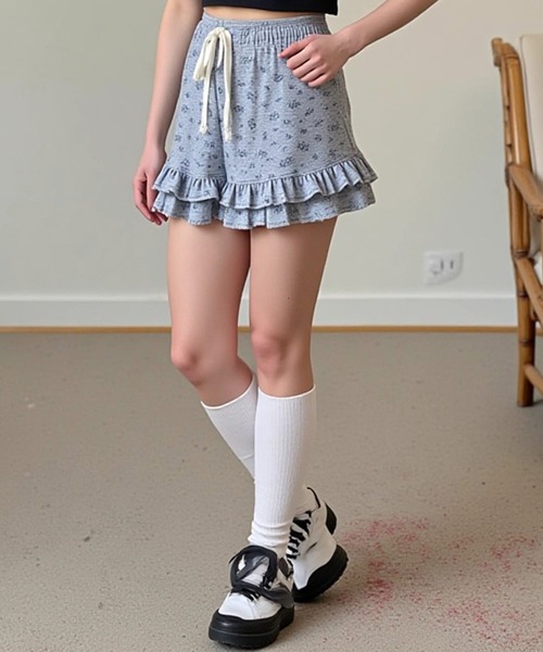 .KOM(ドットコム)の「A'GEM/9 × .kom 『.KOM/ドットケーオーエム』花柄フリルショートパンツ(その他パンツ・レディース・グレー/アイボリー・FREE)」の14枚目の写真