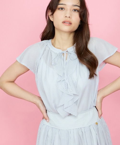 QUEENS COURT(クイーンズコート)の「シアーストライプリボンブラウス≪セットアップ対応/手洗い可能≫(シャツ/ブラウス・レディース・ホワイト/グリーン/ブルー系その他・M)」の5枚目の写真