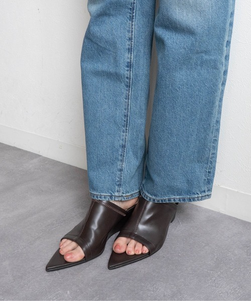 Fabby fabby(ファビィーファビィー)の「ストレッチロングノーズトゥヒールサンダル(サンダル・レディース・ブラック/ブラウン/シルバー・SMALL/MEDIUM/LARGE)」の2枚目の写真