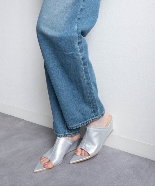 Fabby fabby(ファビィーファビィー)の「ストレッチロングノーズトゥヒールサンダル(サンダル・レディース・ブラック/ブラウン/シルバー・SMALL/MEDIUM/LARGE)」の3枚目の写真