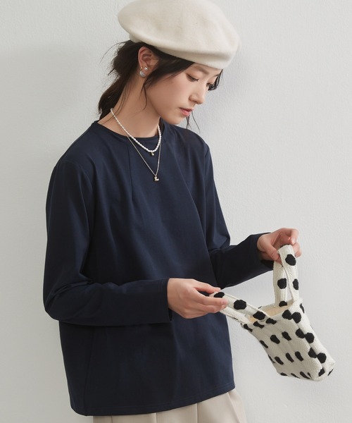On One's Own(オンワンズオン)の「On One's Own 二重衿風ラウンドカラーデザインダーツ長袖Tシャツ(Tシャツ/カットソー・レディース・ブラック/ブルーグリーン/ワイン/ネイビー・M/L)」の2枚目の写真