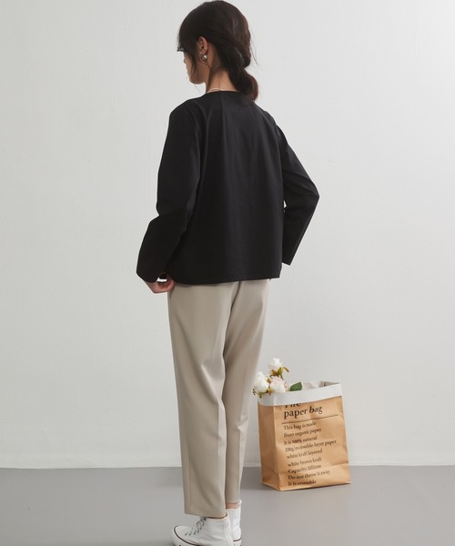 On One's Own(オンワンズオン)の「On One's Own 二重衿風ラウンドカラーデザインダーツ長袖Tシャツ(Tシャツ/カットソー・レディース・ブラック/ブルーグリーン/ワイン/ネイビー・M/L)」の8枚目の写真