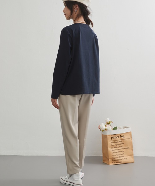 On One's Own(オンワンズオン)の「On One's Own 二重衿風ラウンドカラーデザインダーツ長袖Tシャツ(Tシャツ/カットソー・レディース・ブラック/ブルーグリーン/ワイン/ネイビー・M/L)」の10枚目の写真
