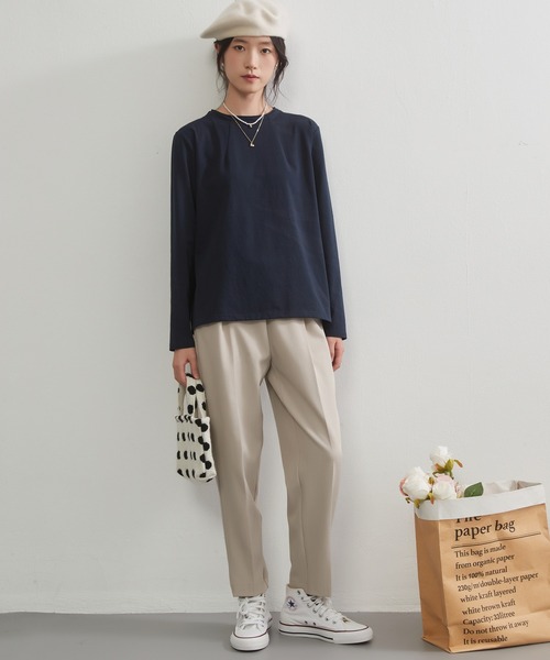 On One's Own(オンワンズオン)の「On One's Own 二重衿風ラウンドカラーデザインダーツ長袖Tシャツ(Tシャツ/カットソー・レディース・ブラック/ブルーグリーン/ワイン/ネイビー・M/L)」の14枚目の写真