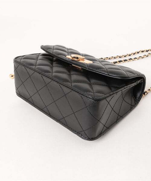 CHARLES&KEITH◆Cressida プッシュロック トップハンドルバッグ Cressida クレシダ キルトプッシュロックトップハンドルバッグ