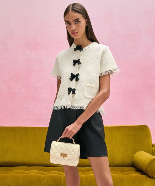 CHARLES & KEITH(チャールズ & キース)の「Cressida クレシダ キルトプッシュロックトップハンドルバッグ(ハンドバッグ・レディース・ブラック/クリーム・S)」の20枚目の写真