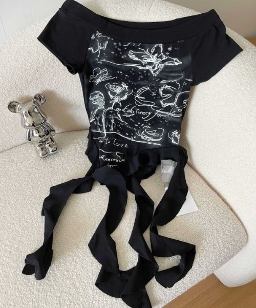 SHEPP(シープ)の「2wayオフショル フロントプリント フリルTシャツ(Tシャツ/カットソー・レディース・ホワイト/ブラック・F)」の4枚目の写真