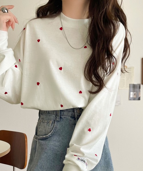 Java(ジャバ)の「【9月中旬再入荷!予約受付中】《JaVaジャバコラボ》“可愛い”がさりげなく溶け込む。袖ネーム付きミニハート総刺繍Tシャツ(長袖)(Tシャツ/カットソー・レディース・ホワイト×ブラック/ホワイト×レッド/ブルー系その他/ブラック×ホワイト・LARGE/MEDIUM/SMALL/X-LARGE)」の18枚目の写真