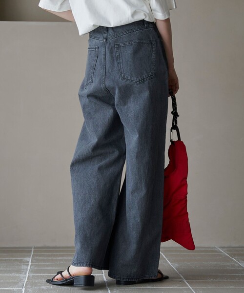 coen（コーエン）の「サイドライン タックワイドデニムパンツ（デニムパンツ・レディース・コバルトブルー/ダークグレー・L/M/S）」の4枚目の写真