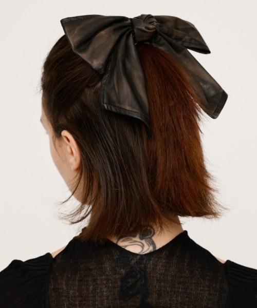 SLY(スライ)の「RIBBON HAIR PIN フェイクレザー リボン ヘアピン(ヘアピン・レディース・ブラック/ブラック系その他2・FREE)」の15枚目の写真