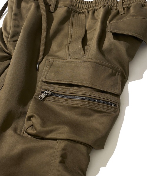 TETE HOMME(テットオム)の「【WEB限定】スリムシルエット ミリタリーカーゴパンツ(カーゴパンツ・メンズ・ブラック/チャコールグレー/カーキ・MEDIUM/LARGE/X-LARGE)」の7枚目の写真