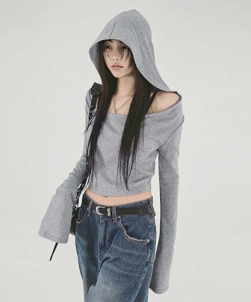 gossip!ロサンゼルス(ゴシップロサンゼルス)の「【Y2Kガーリー】オフショルフーディー長袖Tシャツ(Tシャツ/カットソー・レディース・グレー/ブラック/ホワイト・FREE)」の12枚目の写真