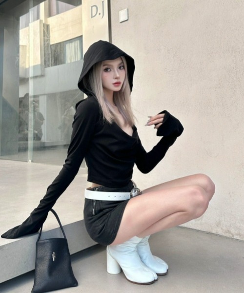 gossip!ロサンゼルス(ゴシップロサンゼルス)の「【Y2Kガーリー】オフショルフーディー長袖Tシャツ(Tシャツ/カットソー・レディース・グレー/ブラック/ホワイト・FREE)」の18枚目の写真