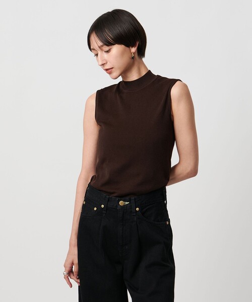 UNITED ARROWS（ユナイテッドアローズ）の「ハイネック ノースリーブ ニット ウォッシャブル（ニット/セーター・レディース・ダークブラウン/レッド/ブラック・FREE）」の4枚目の写真