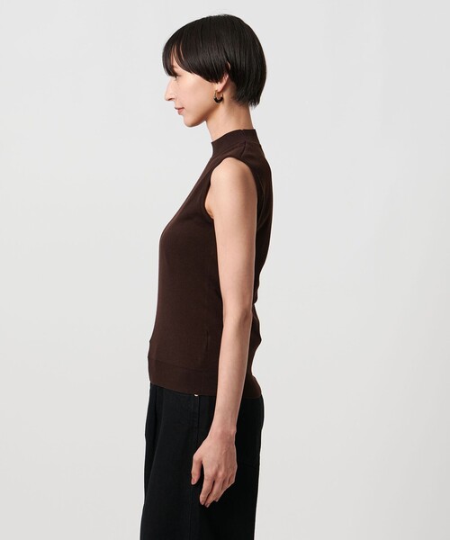 UNITED ARROWS（ユナイテッドアローズ）の「ハイネック ノースリーブ ニット ウォッシャブル（ニット/セーター・レディース・ダークブラウン/レッド/ブラック・FREE）」の10枚目の写真