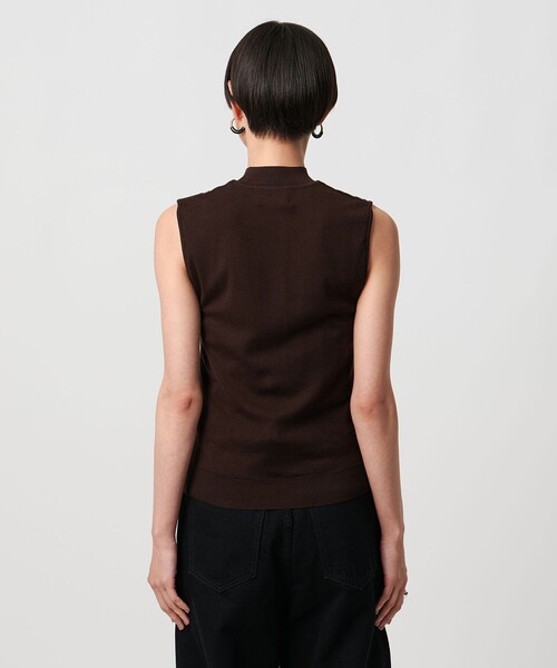 UNITED ARROWS（ユナイテッドアローズ）の「ハイネック ノースリーブ ニット ウォッシャブル（ニット/セーター・レディース・ダークブラウン/レッド/ブラック・FREE）」の11枚目の写真