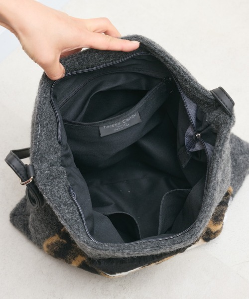 teresa cambi（テレサ・カンビ）の「【KATHARINE ROSS】【TERESACAMBI】 DOG（ショルダーバッグ・レディース・グレー・MEDIUM）」の8枚目の写真