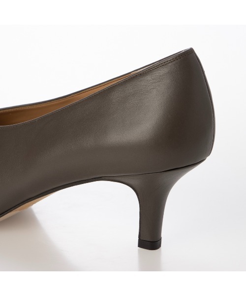 carino（カリーノ）の「カバードポインテッドトゥパンプス（パンプス・レディース・ベージュ/ブラック/ダークグレー・24.5cm/24cm/23.5cm/23cm/22.5cm）」の15枚目の写真