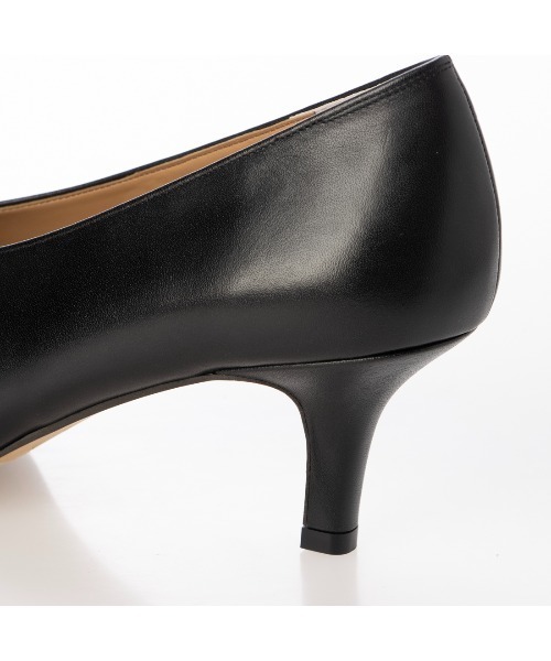 carino（カリーノ）の「カバードポインテッドトゥパンプス（パンプス・レディース・ベージュ/ブラック/ダークグレー・24.5cm/24cm/23.5cm/23cm/22.5cm）」の22枚目の写真