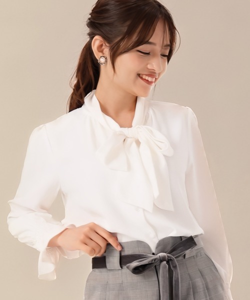 MISCH MASCH（ミッシュマッシュ）の「ボウタイシャーリングブラウス（シャツ/ブラウス・レディース・ブラック×ホワイト/ホワイト/パープル/ブラック/ベージュ×ブラック・ﾌﾘ-）」の2枚目の写真