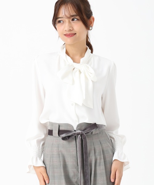 MISCH MASCH（ミッシュマッシュ）の「ボウタイシャーリングブラウス（シャツ/ブラウス・レディース・ブラック×ホワイト/ホワイト/パープル/ブラック/ベージュ×ブラック・ﾌﾘ-）」の8枚目の写真