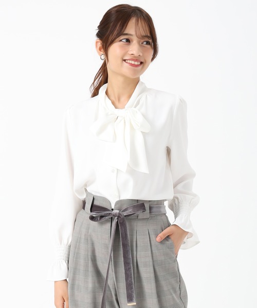 MISCH MASCH（ミッシュマッシュ）の「ボウタイシャーリングブラウス（シャツ/ブラウス・レディース・ブラック×ホワイト/ホワイト/パープル/ブラック/ベージュ×ブラック・ﾌﾘ-）」の9枚目の写真