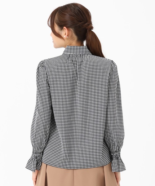 MISCH MASCH（ミッシュマッシュ）の「ボウタイシャーリングブラウス（シャツ/ブラウス・レディース・ブラック×ホワイト/ホワイト/パープル/ブラック/ベージュ×ブラック・ﾌﾘ-）」の16枚目の写真