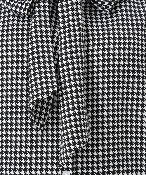 MISCH MASCH（ミッシュマッシュ）の「ボウタイシャーリングブラウス（シャツ/ブラウス・レディース・ブラック×ホワイト/ホワイト/パープル/ブラック/ベージュ×ブラック・ﾌﾘ-）」の22枚目の写真