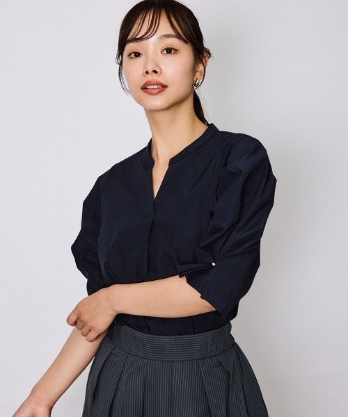 QUEENS COURT(クイーンズコート)の「タックバルーンキーネックブラウス≪手洗い可能≫(シャツ/ブラウス・レディース・オフホワイト/ピンク/ネイビー・M)」の2枚目の写真