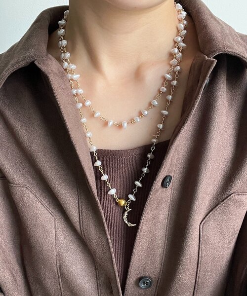DouDou（ドゥドゥ）の「【インフルエンサーOKOCHI企画】月モチーフランダムパールネックレス（ネックレス・レディース・ゴールド/シルバー・FREE）」の2枚目の写真