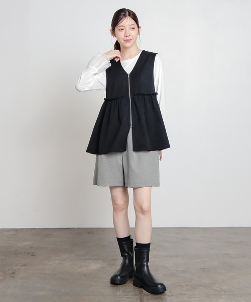 Honeys（ハニーズ）の「ペプラムベスト（ベスト・レディース・チャコール/キャメル/ブラック・L/S/M）」の6枚目の写真